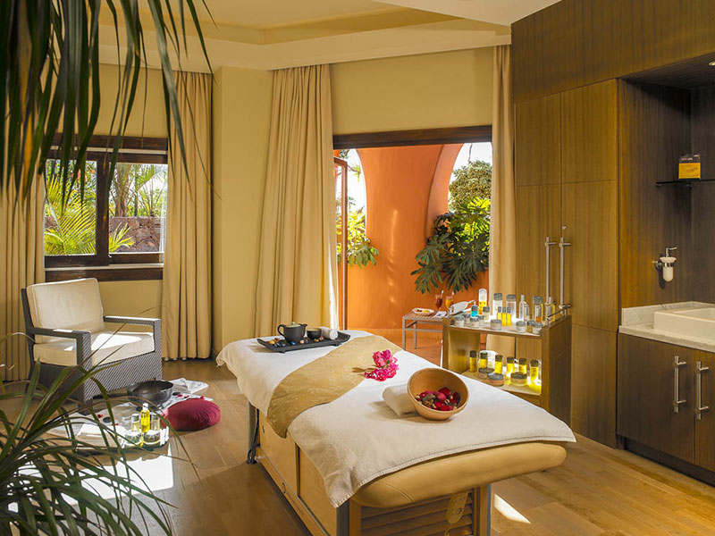 エステティック担当者様